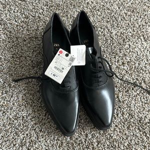 Zara point shoes!Orig price$50 my price$25 You pay for shipping and handling.